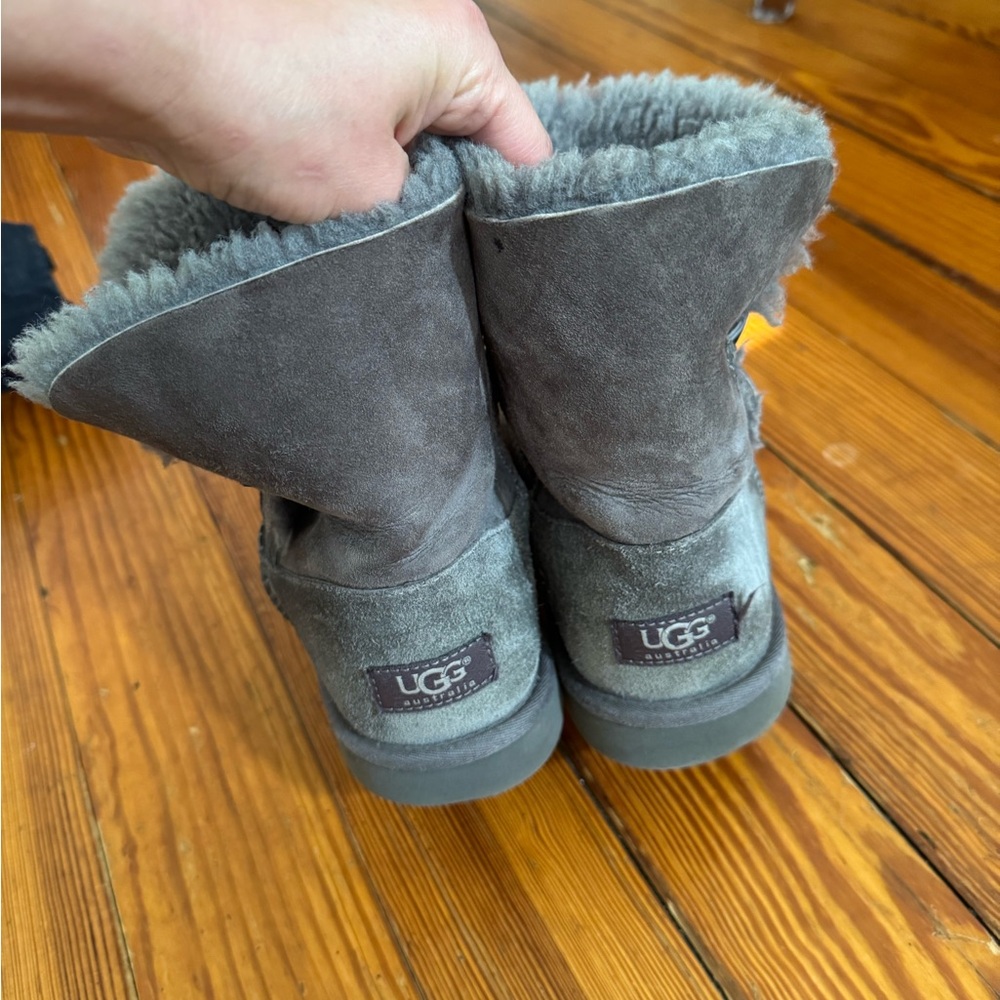 UGG Women’s Gray Short Boots